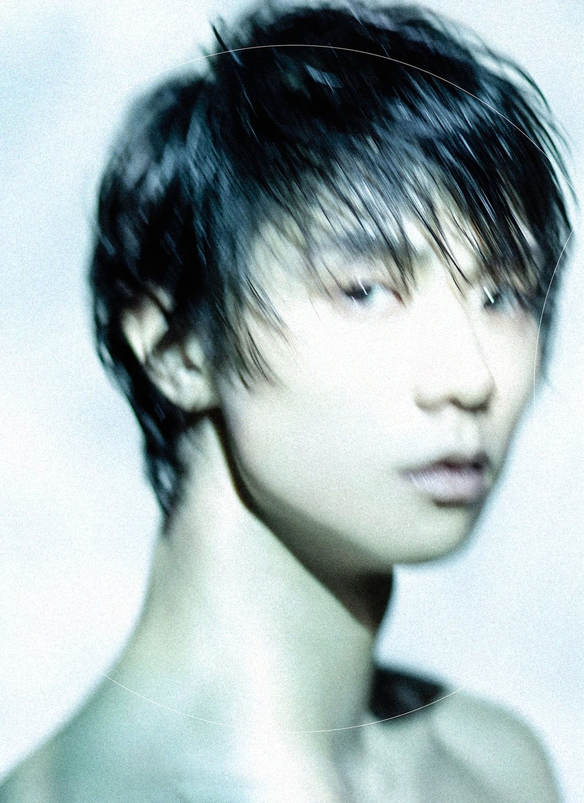 白く霞む光の中の羽生結弦